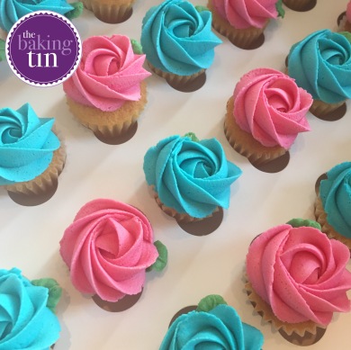 Mini turquoise and pink cupcakes